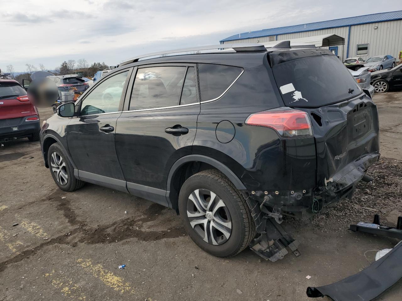2017 TOYOTA RAV4 LE - Фото 2