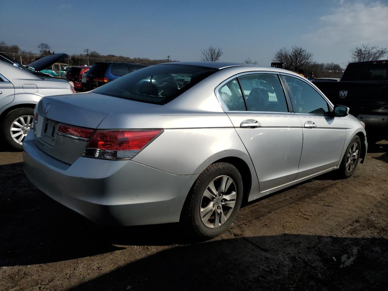 2011 HONDA ACCORD LXP - Image 3