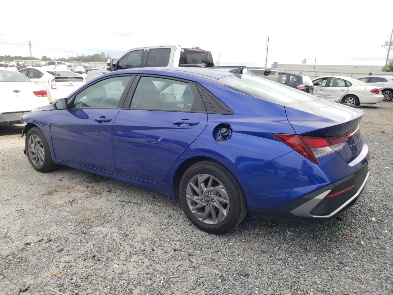 2024 HYUNDAI ELANTRA SE - Фото 2