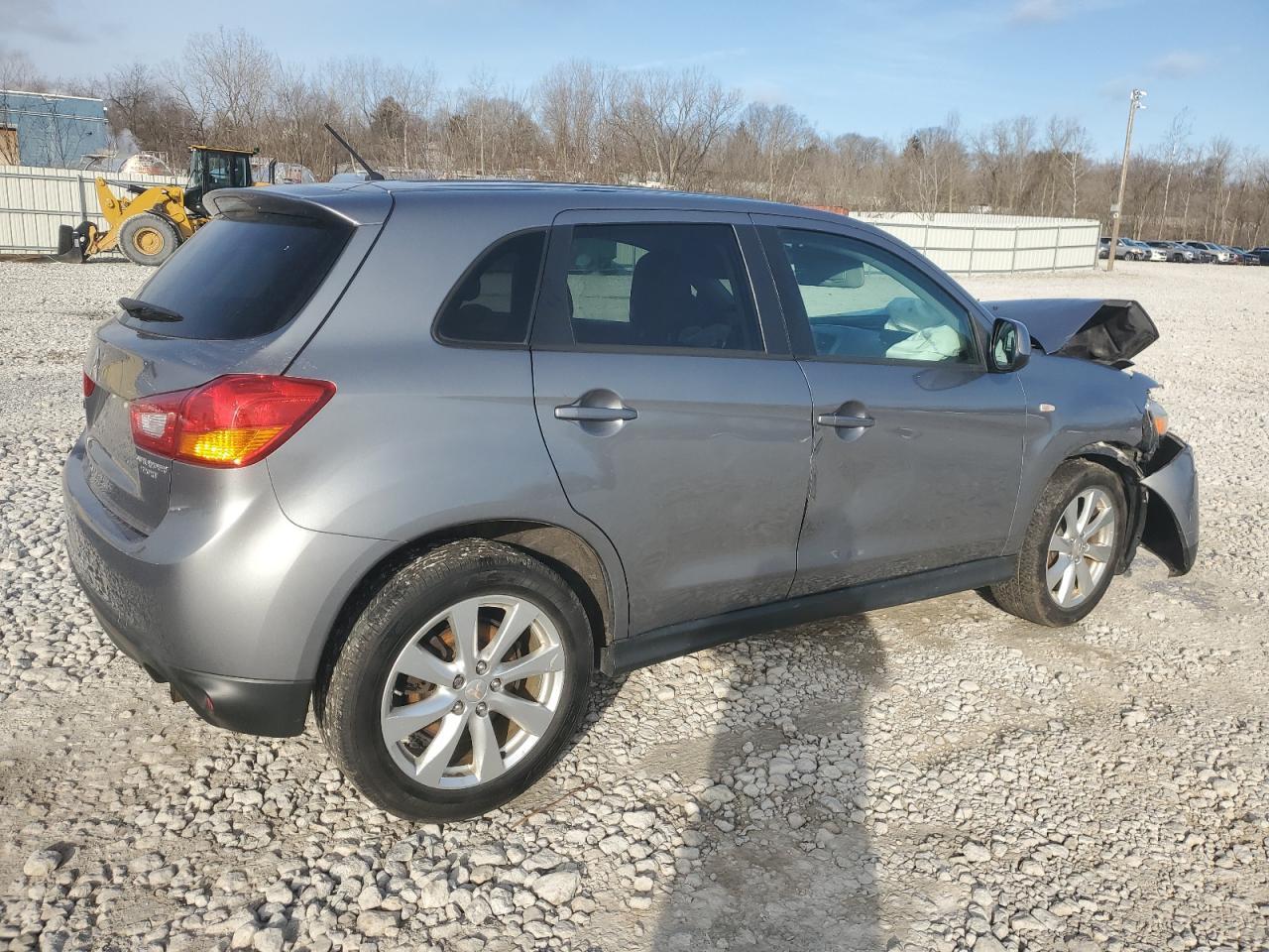 2015 MITSUBISHI OUTLANDER - Фото 3