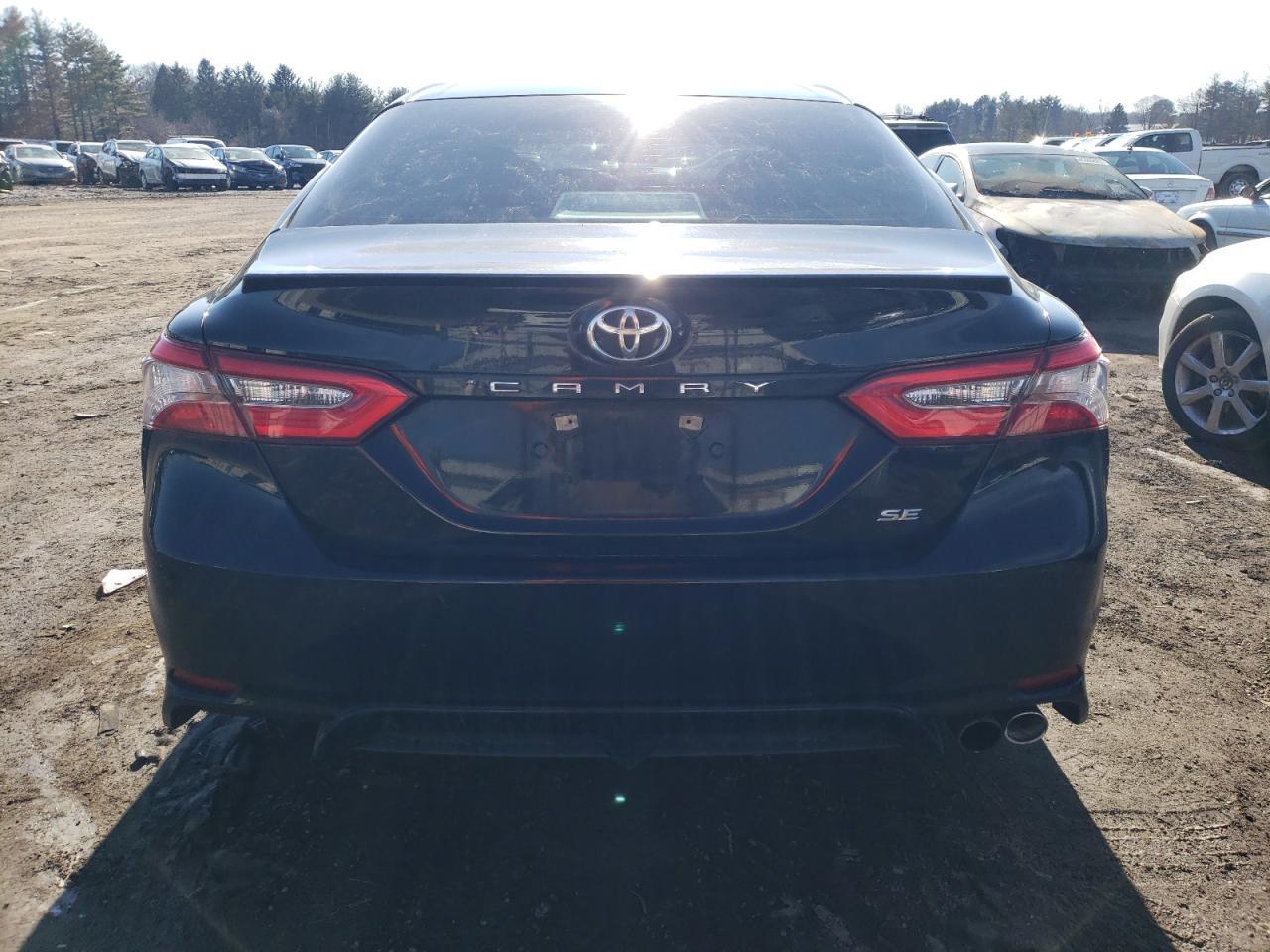 2018 TOYOTA CAMRY L - Фото 6