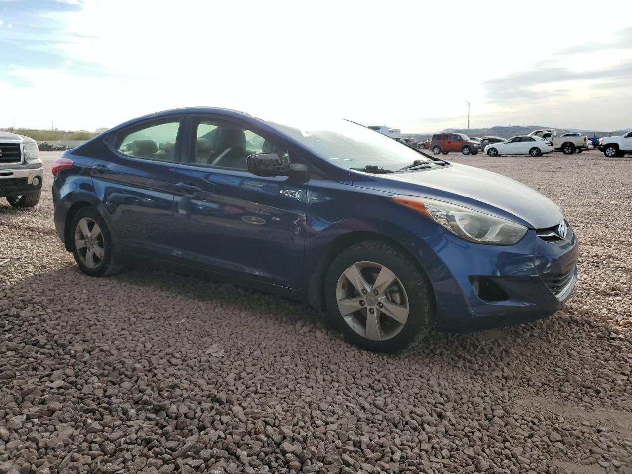 2013 HYUNDAI ELANTRA GL - Image 4