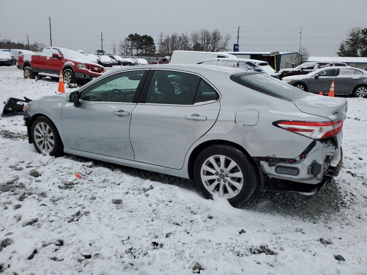 2018 TOYOTA CAMRY L - Фото 2