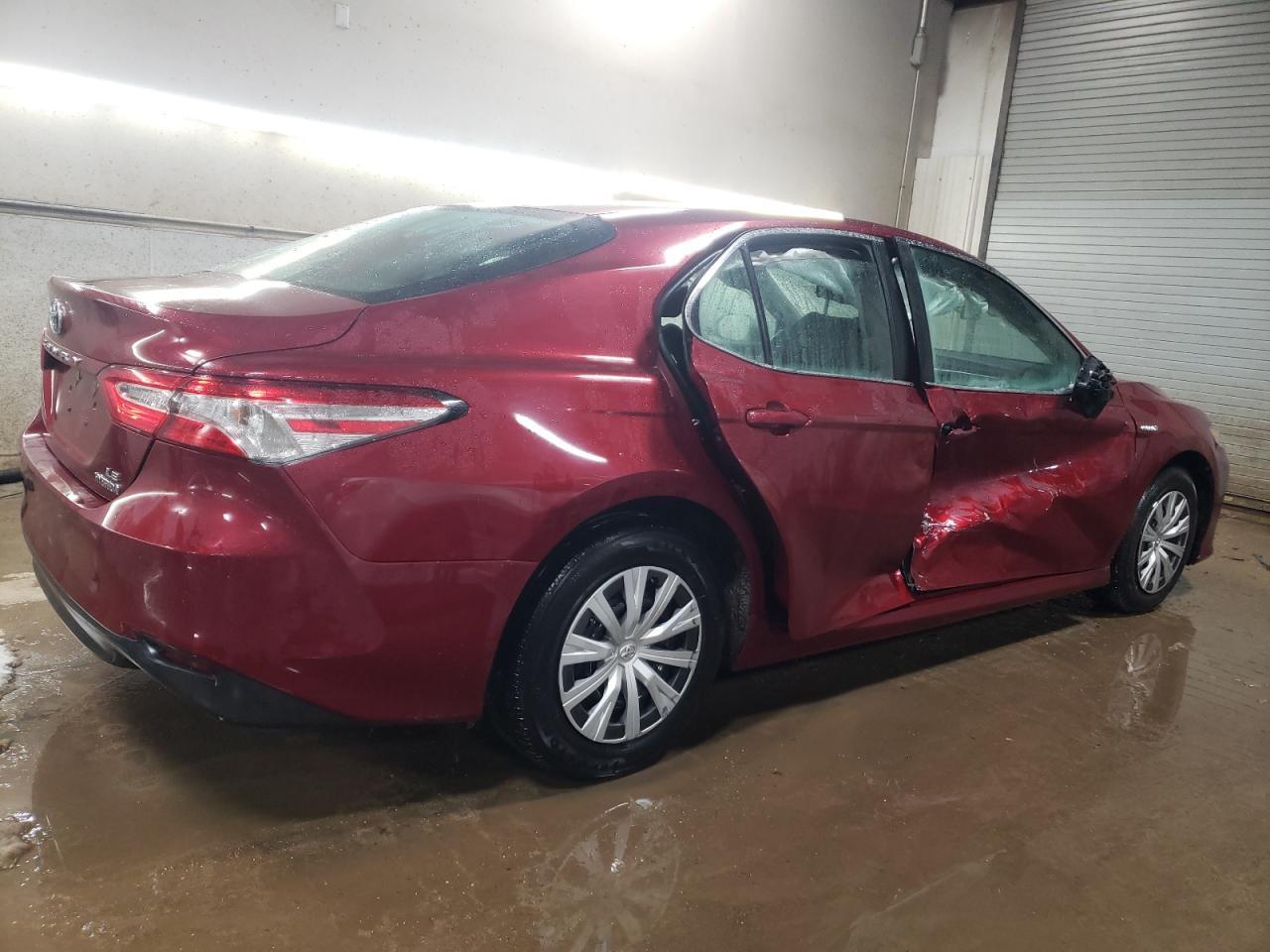 2018 TOYOTA CAMRY LE - Фото 3