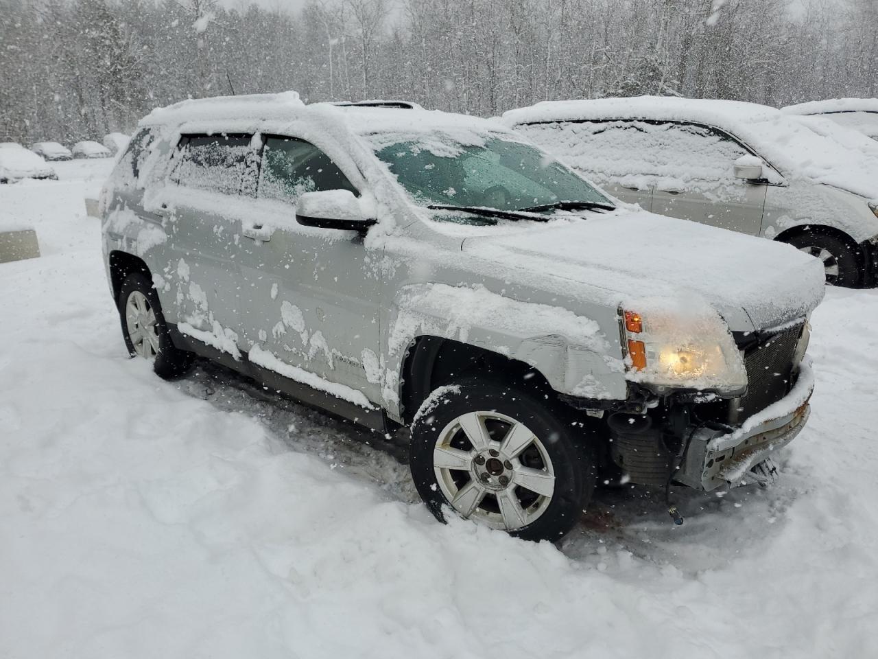2012 GMC TERRAIN SL - Image 4