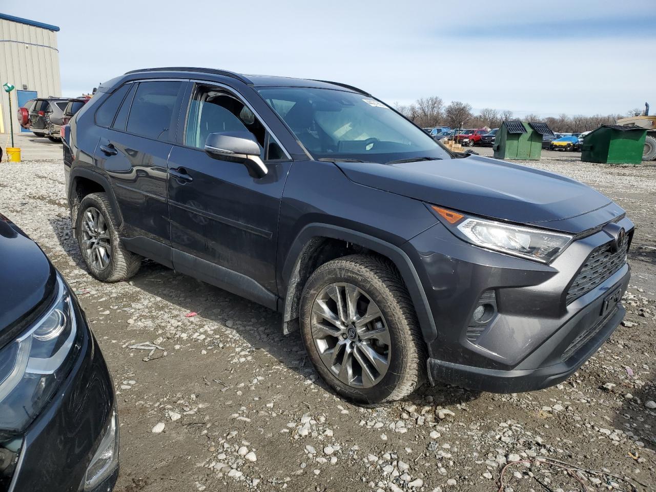 2019 TOYOTA RAV4 XLE P - Фото 4