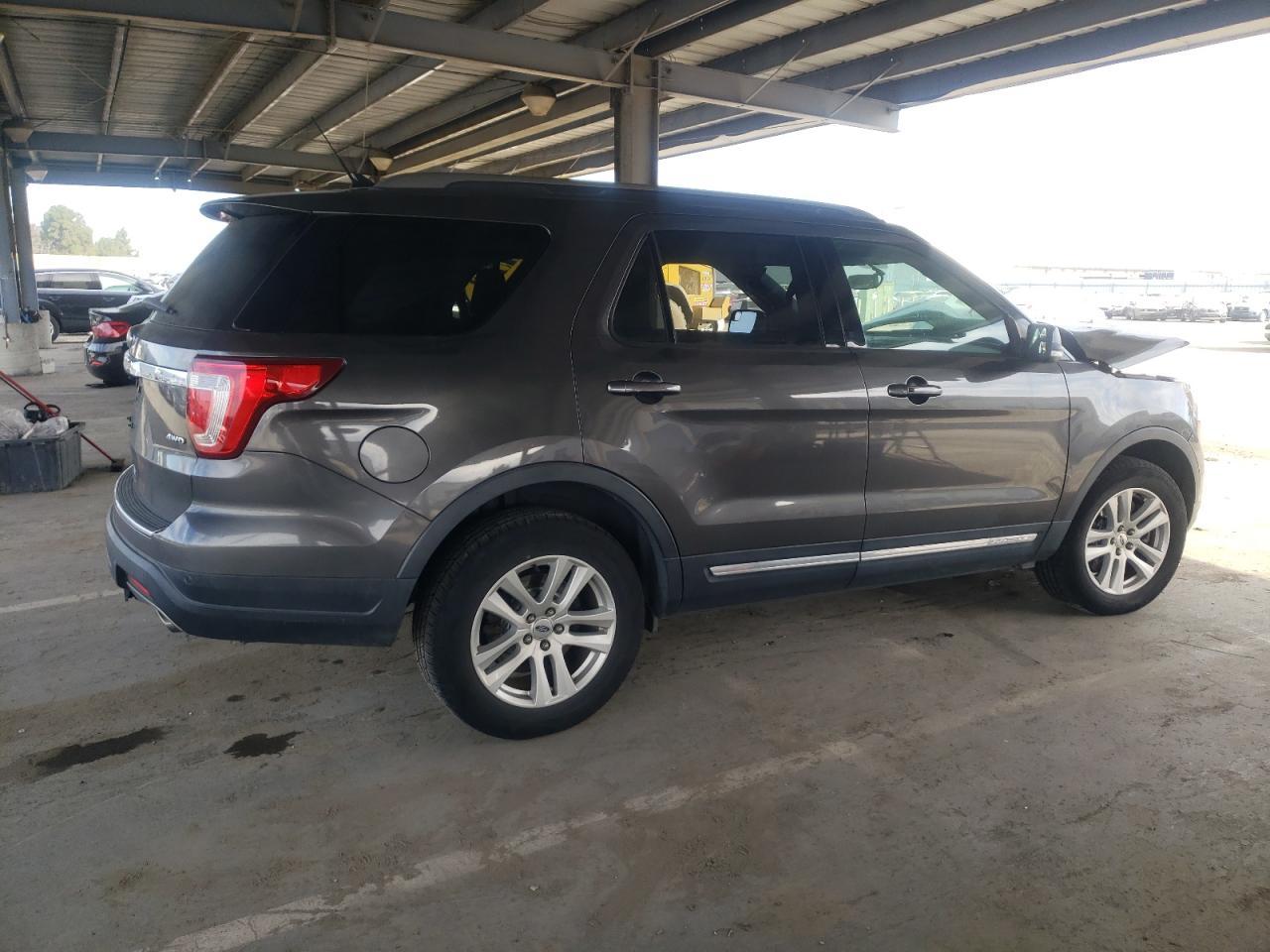 2018 FORD EXPLORER X - Фото 3