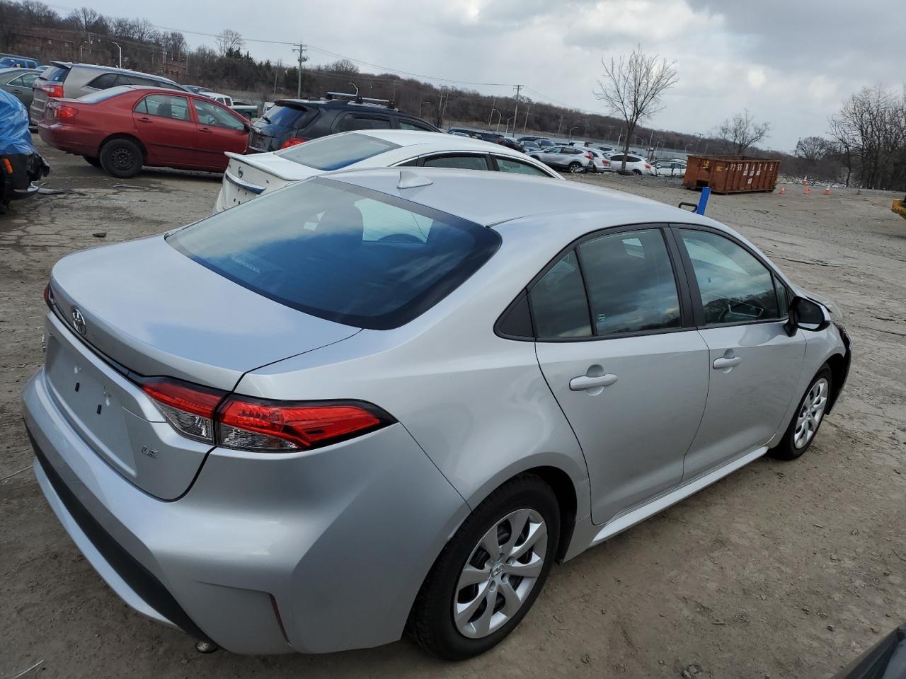 2021 TOYOTA COROLLA LE - Фото 3