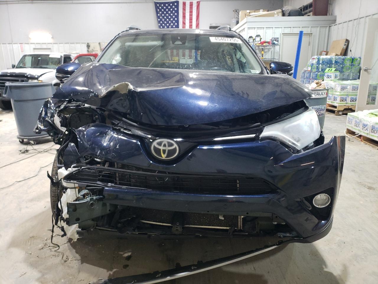2017 TOYOTA RAV4 XLE - Фото 5