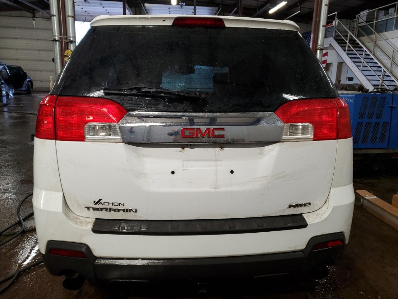 2014 GMC TERRAIN SL - Image 6