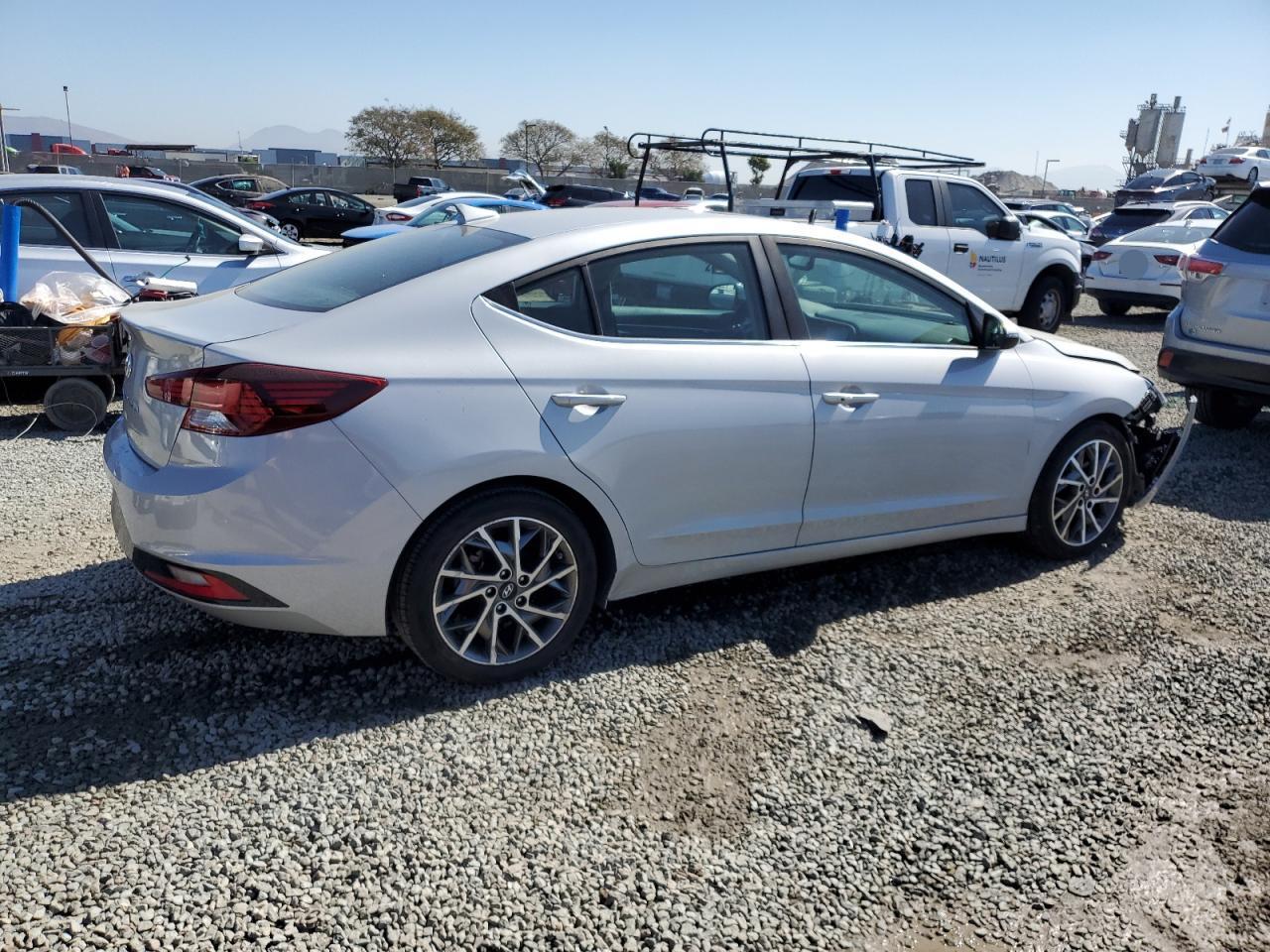 2019 HYUNDAI ELANTRA SE - Фото 3