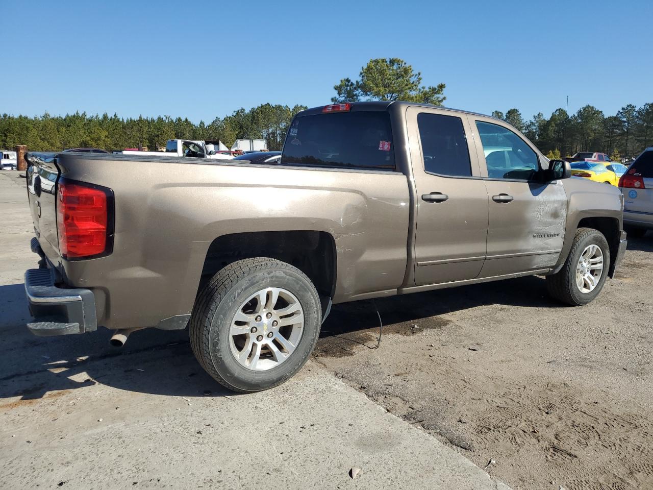 2015 CHEVROLET SILVERADO - Image 3