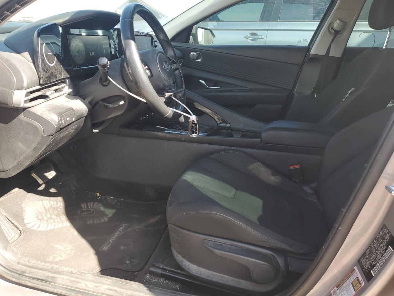 2022 HYUNDAI ELANTRA SE - Фото 7