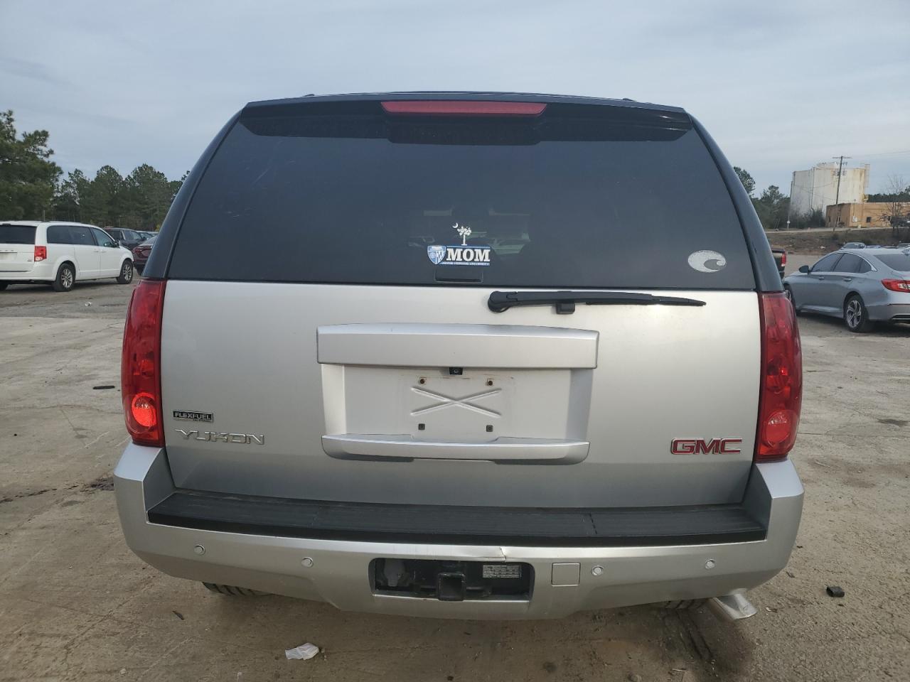 2012 GMC YUKON SLT - Image 6