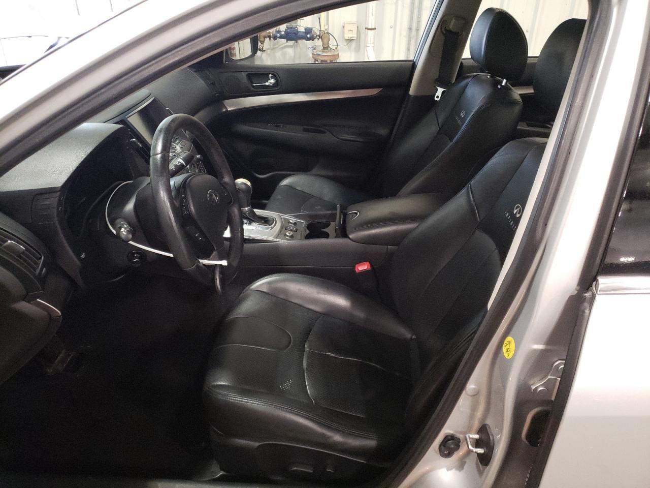 2012 INFINITI G37 - Image 7