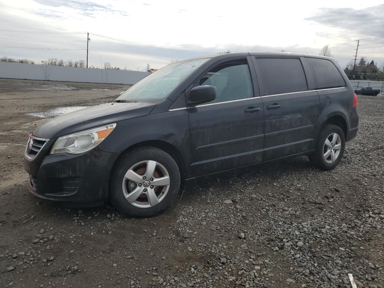 2010 VOLKSWAGEN ROUTAN SE