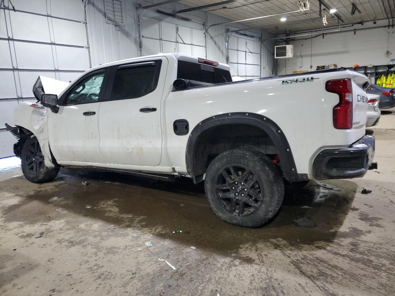 2024 CHEVROLET SILVERADO - Image 2
