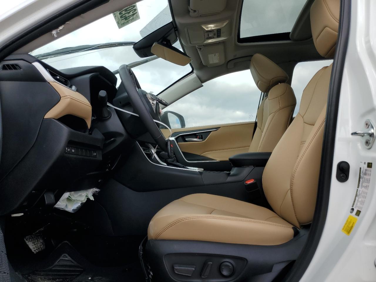 2024 TOYOTA RAV4 XLE P - Image 7