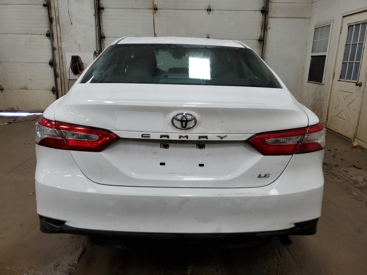 2018 TOYOTA CAMRY L - Фото 6