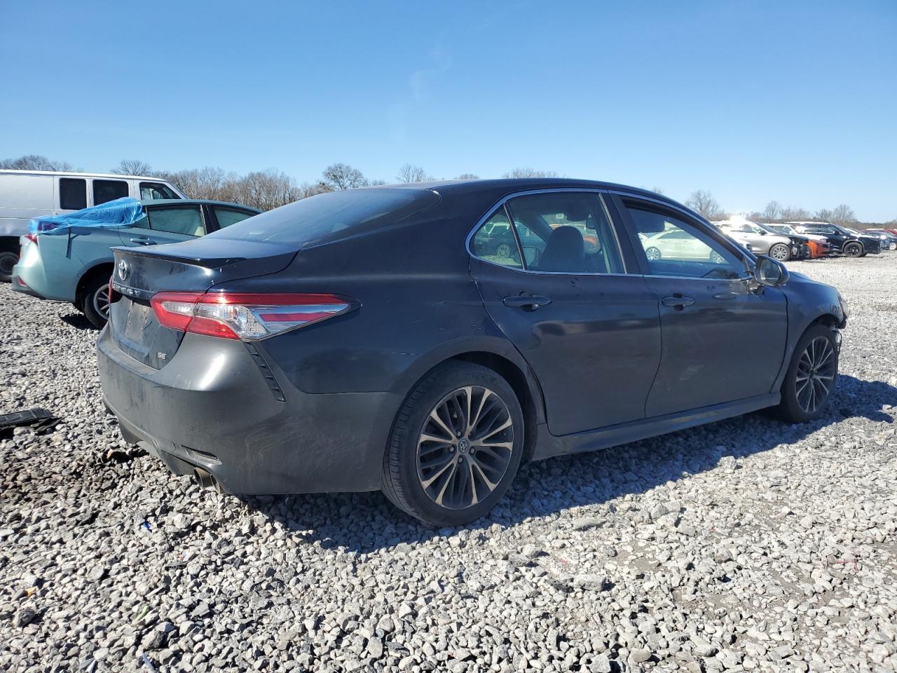 2018 TOYOTA CAMRY L - Фото 3