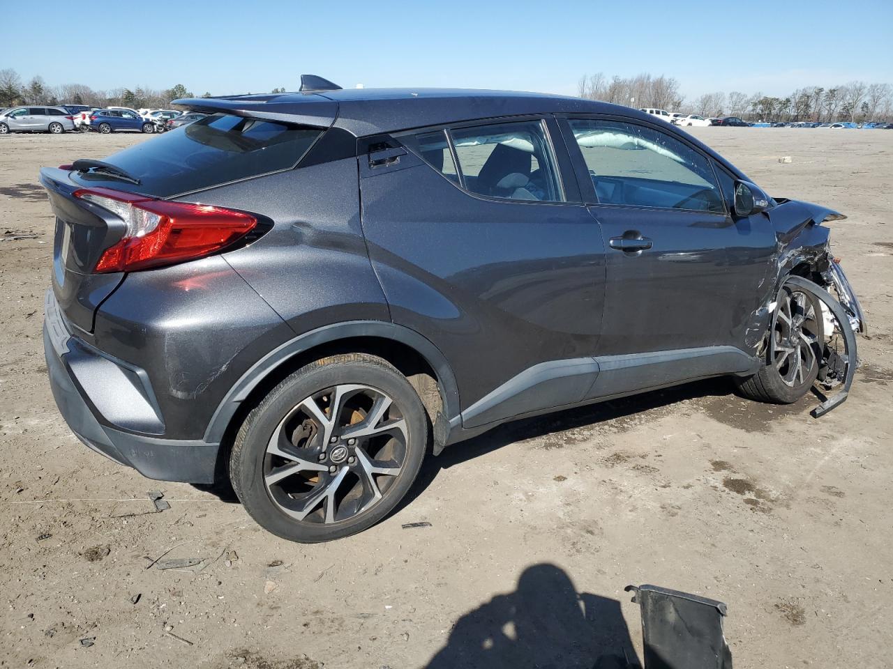 2018 TOYOTA C-HR XLE - Image 3
