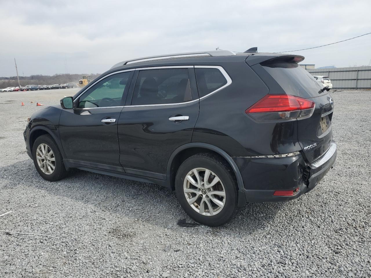 2017 NISSAN ROGUE SV - Image 2