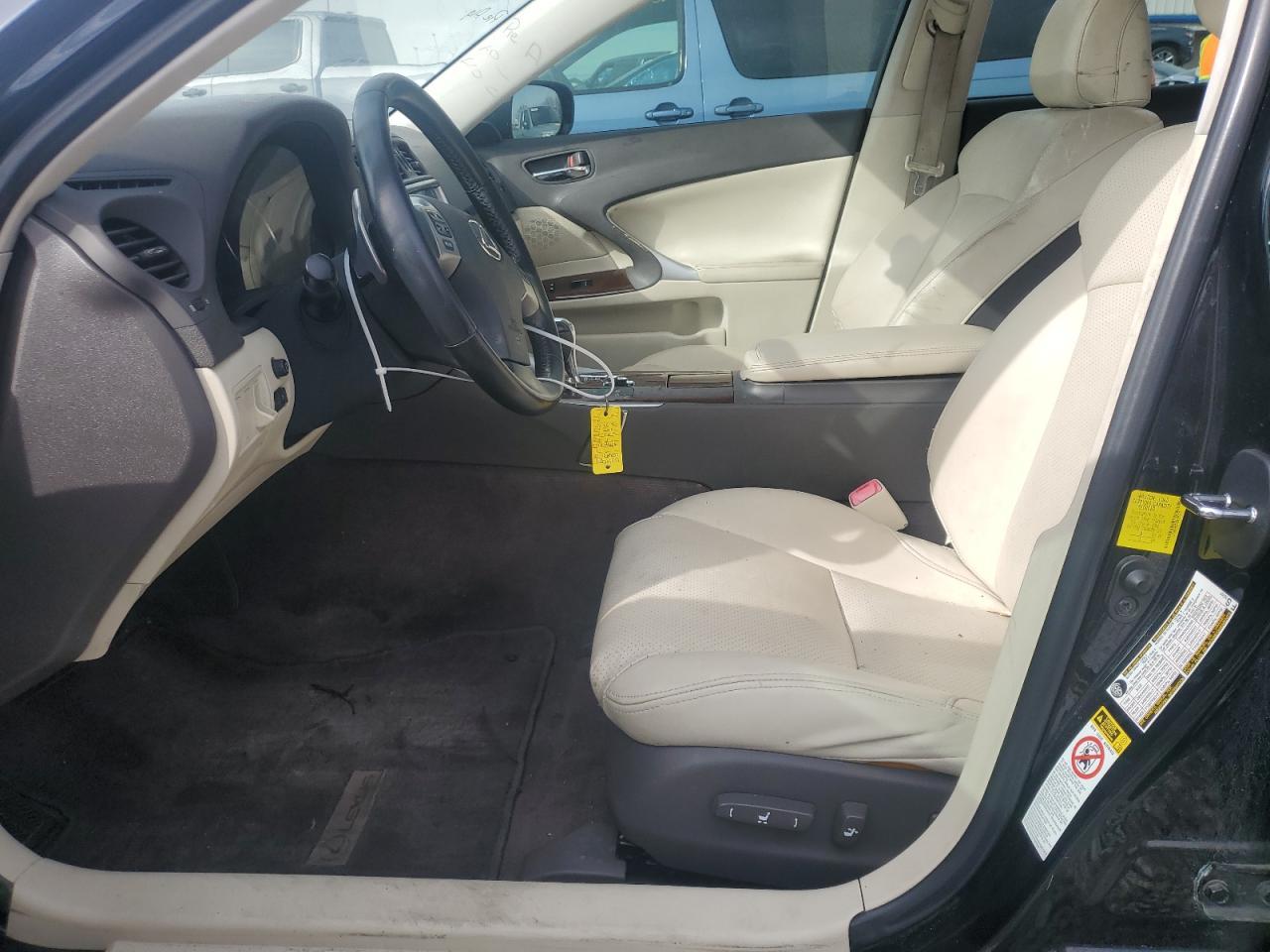 2011 LEXUS IS 250 - Фото 7