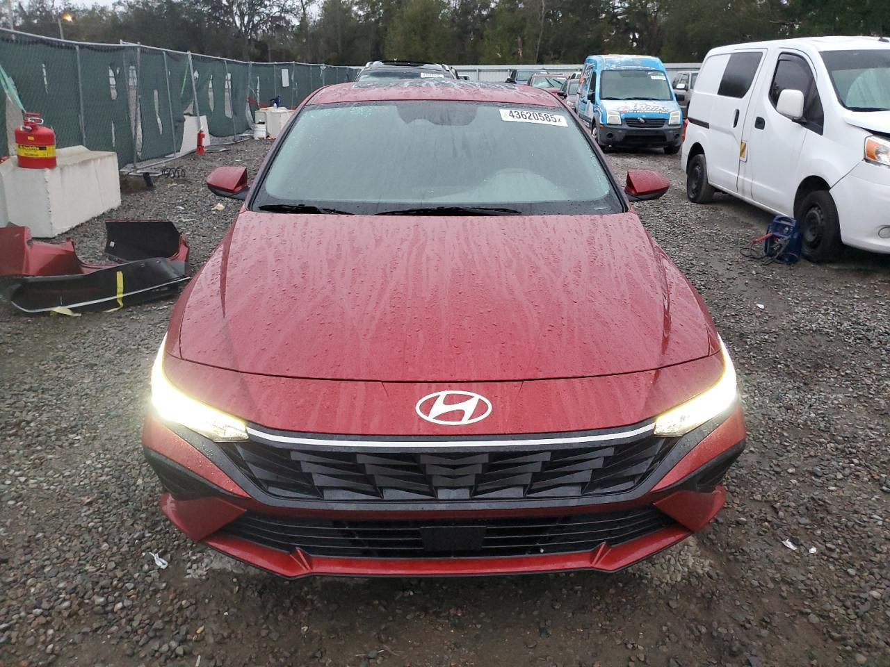 2024 HYUNDAI ELANTRA SE - Фото 5