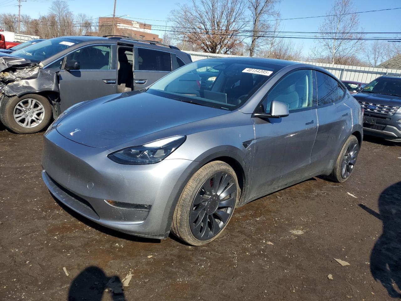 2024 TESLA MODEL Y