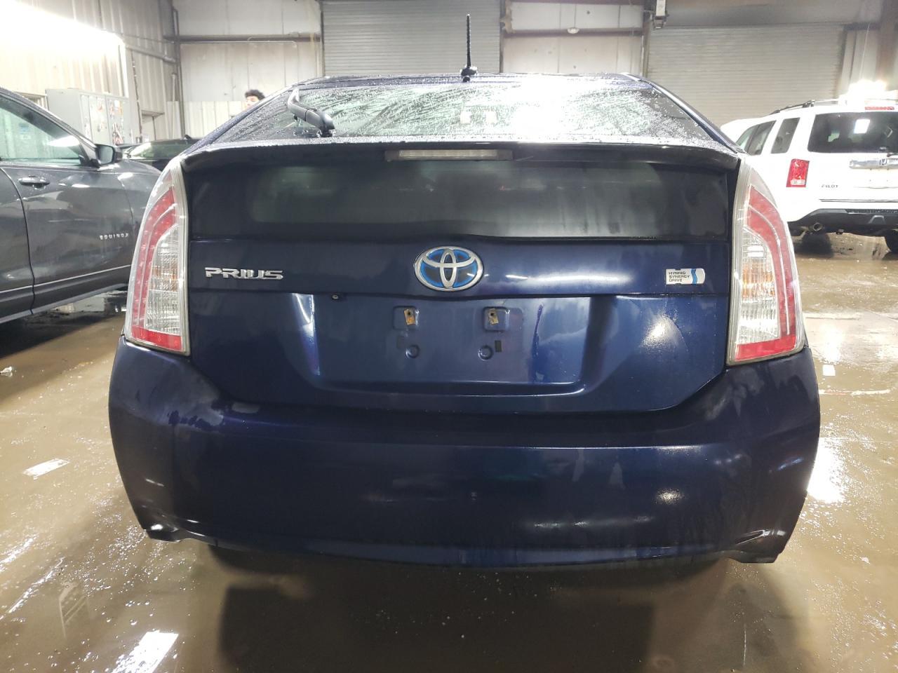 2015 TOYOTA PRIUS - Фото 6