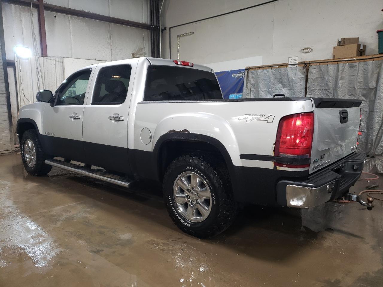 2011 GMC SIERRA K15 - Фото 2