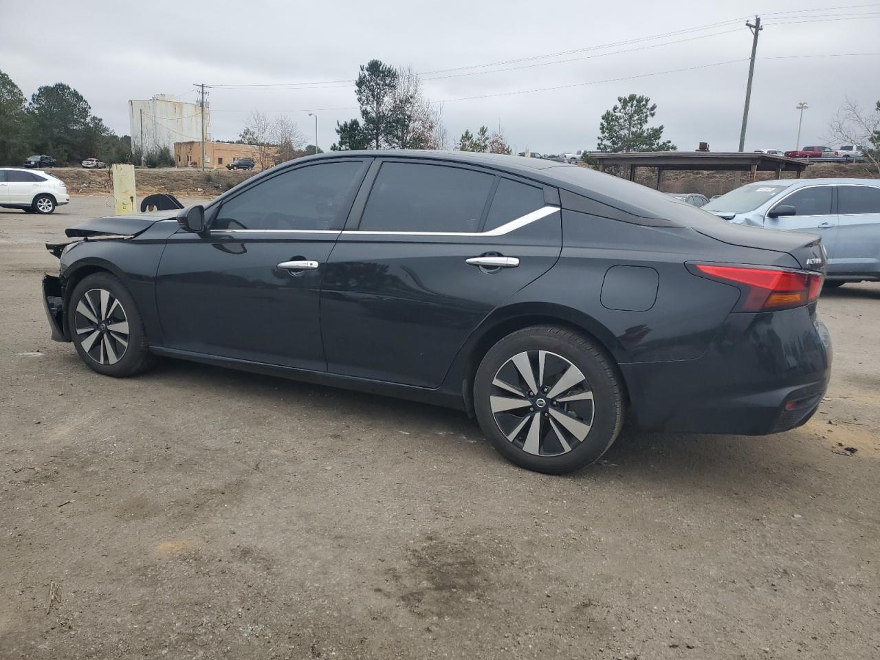 2022 NISSAN ALTIMA SV - Image 2