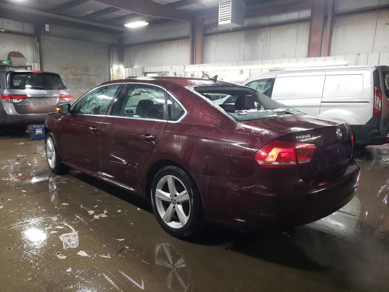 2013 VOLKSWAGEN PASSAT SE - Фото 2