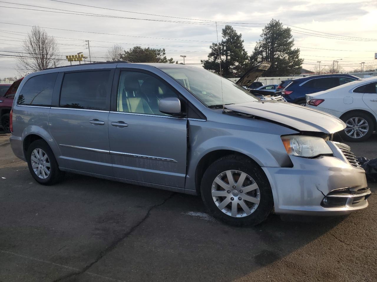 2014 CHRYSLER TOWN & COU - Image 4