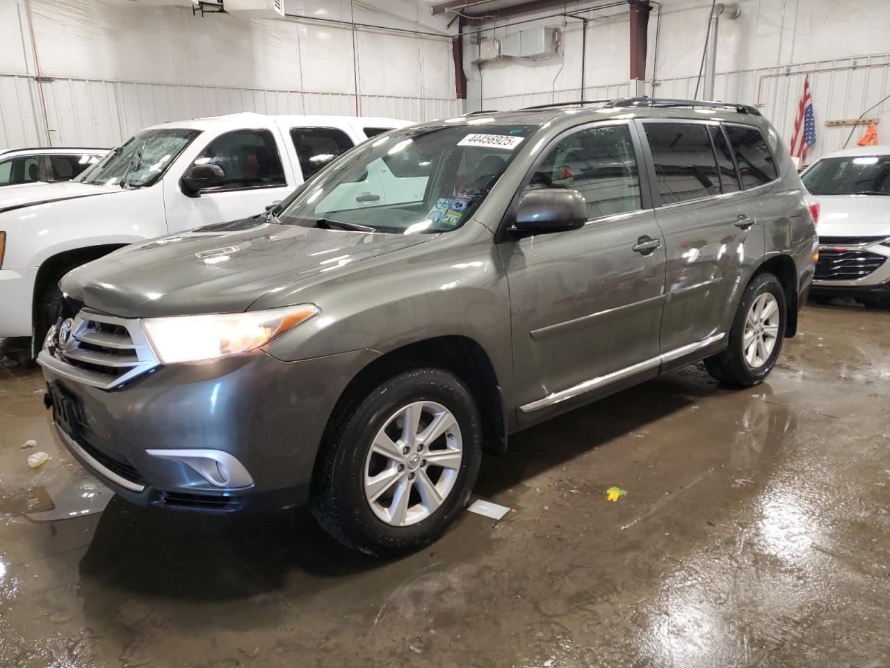 2011 TOYOTA HIGHLANDER