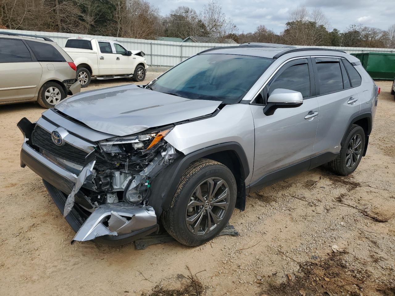 2022 TOYOTA RAV4 XLE P
