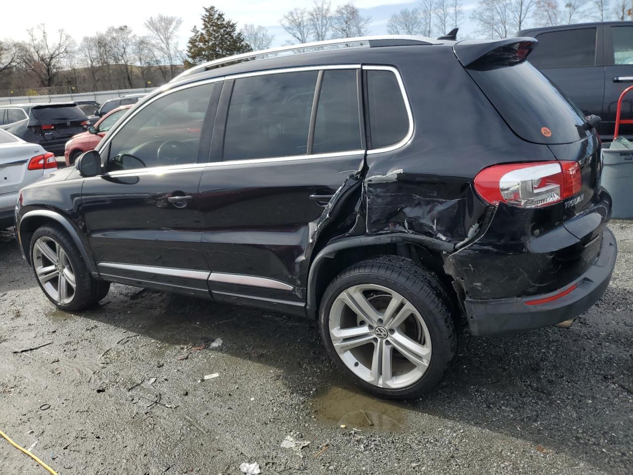 2014 VOLKSWAGEN TIGUAN S - Фото 2
