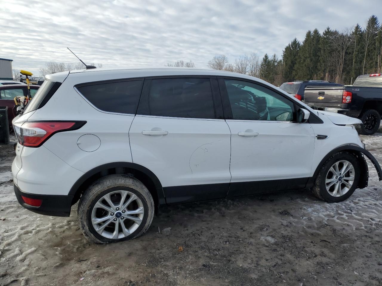 2017 FORD ESCAPE SE - Image 3