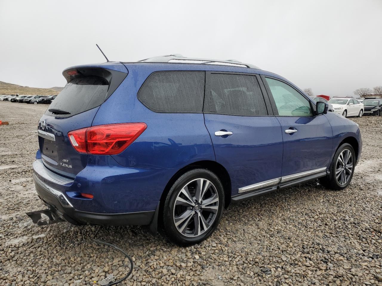 2017 NISSAN PATHFINDER - Фото 3
