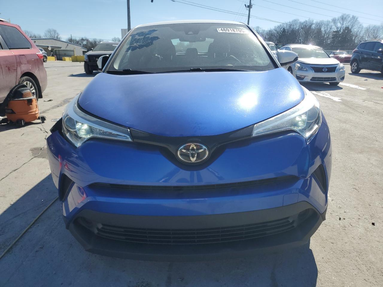 2019 TOYOTA C-HR XLE - Image 5