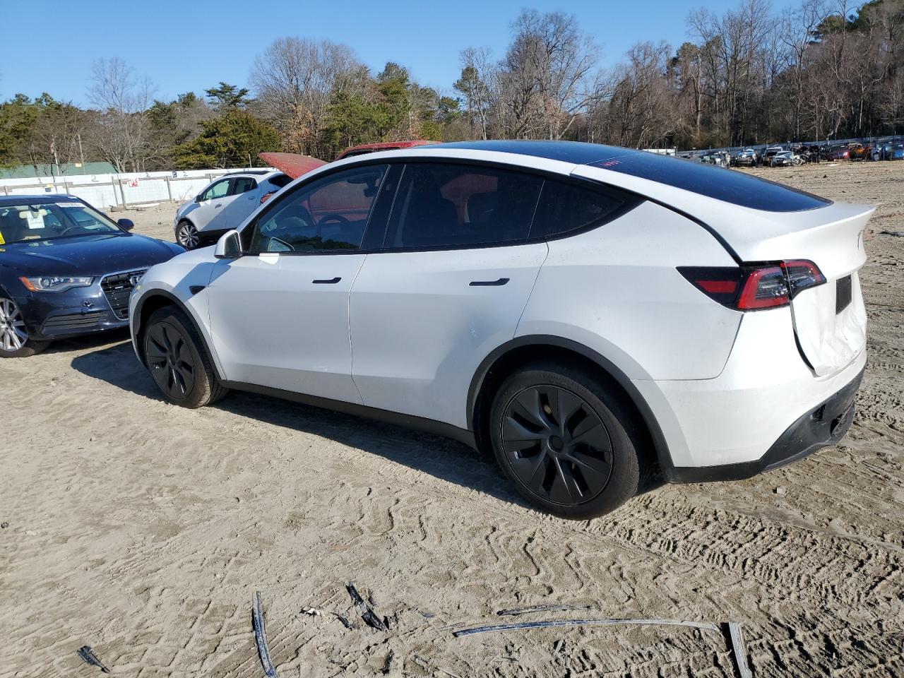 2024 TESLA MODEL Y - Image 2