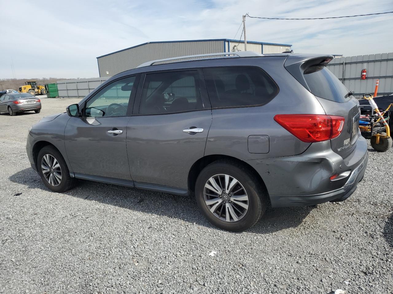 2017 NISSAN PATHFINDER - Фото 2