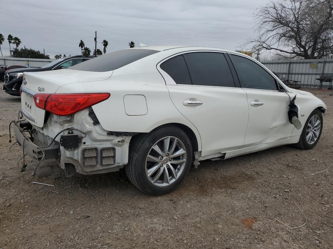 2016 INFINITI Q50 PREMIU - Фото 3