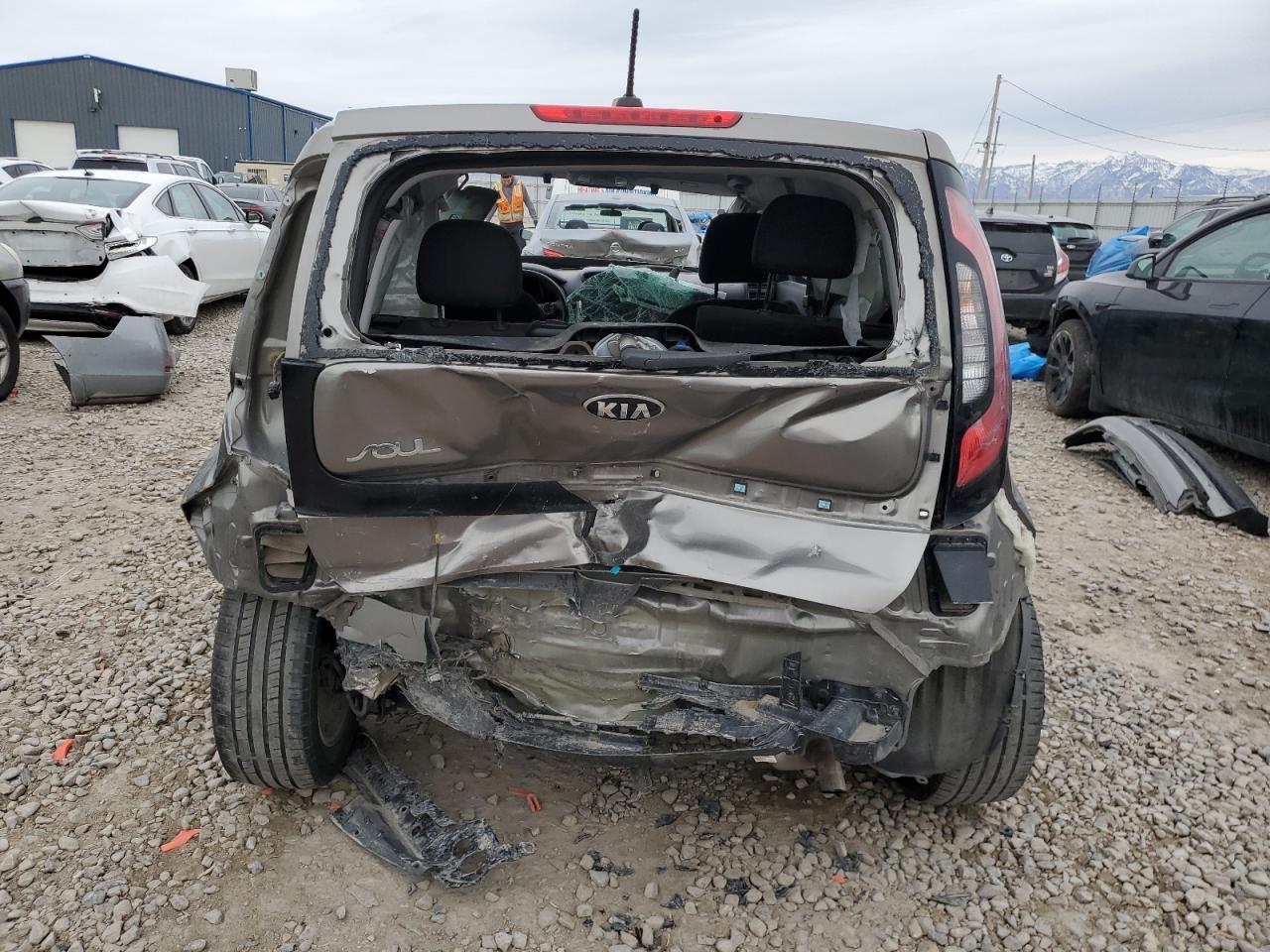2019 KIA SOUL + - Image 6
