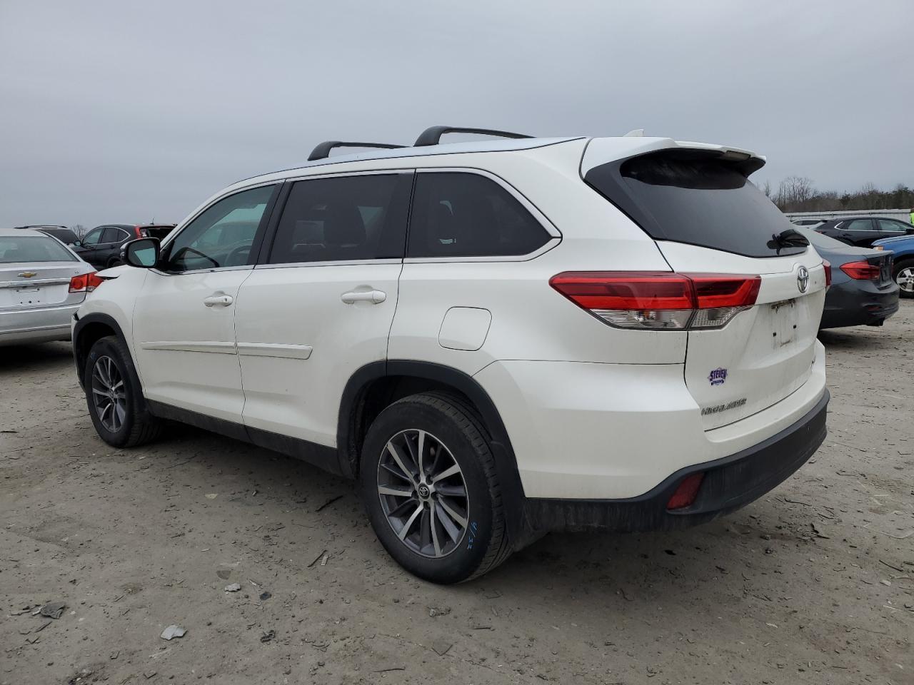 2019 TOYOTA HIGHLANDER - Фото 2