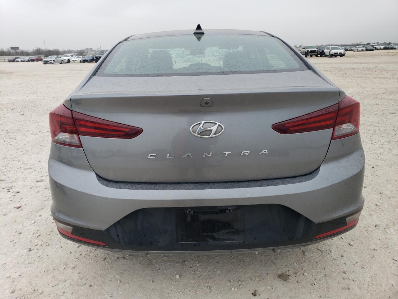 2019 HYUNDAI ELANTRA SE - Image 6