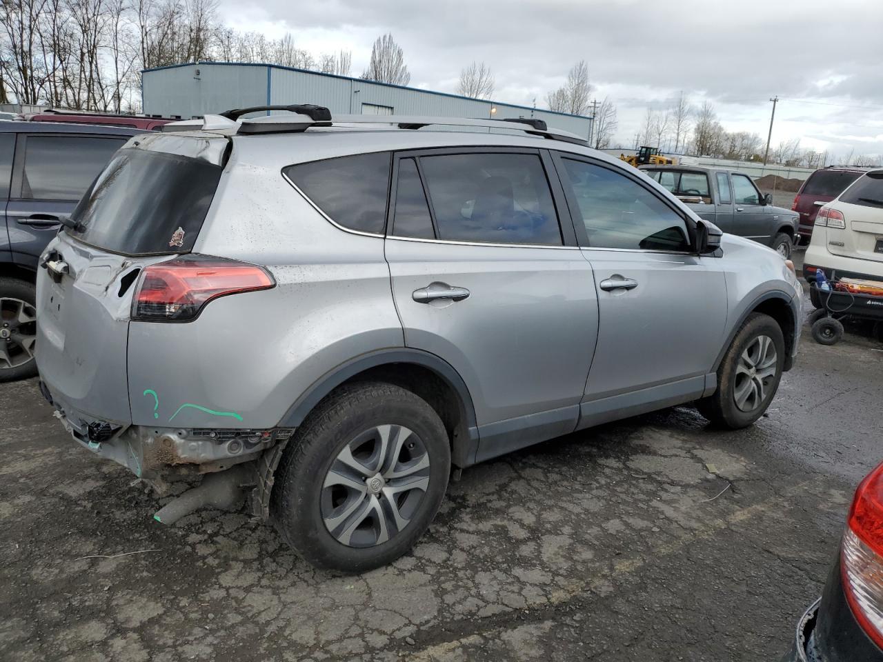 2018 TOYOTA RAV4 LE - Image 3
