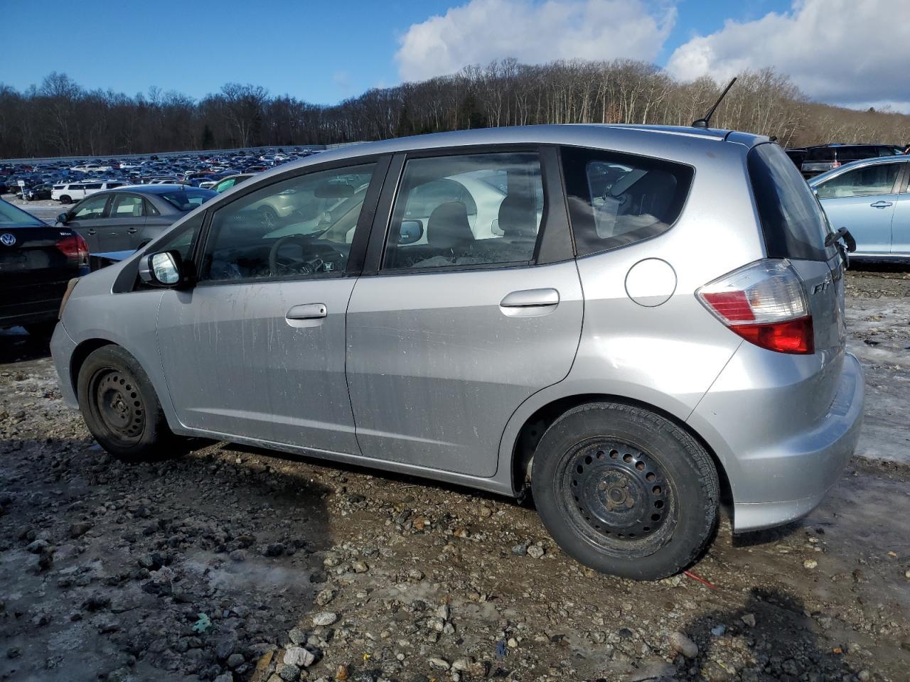 2013 HONDA FIT - Фото 2