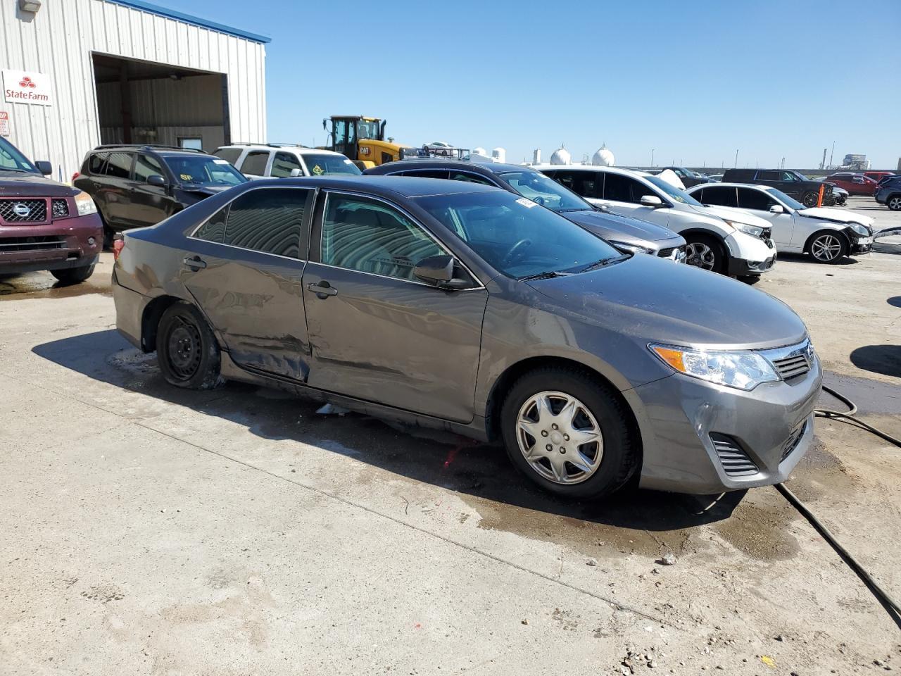 2014 TOYOTA CAMRY L - Image 4