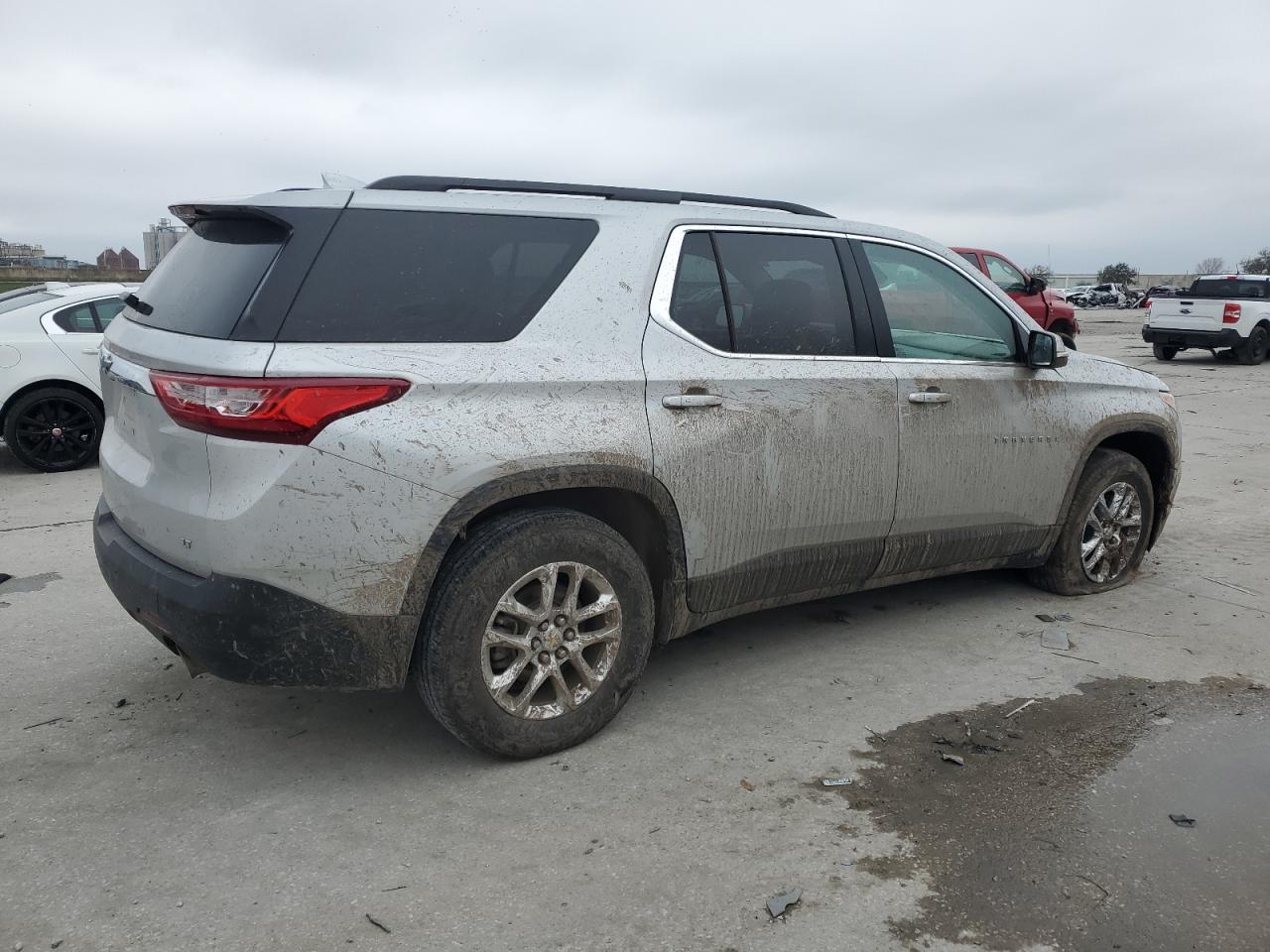 2021 CHEVROLET TRAVERSE L - Фото 3